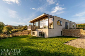 Stunning 5 Bedroom Home with Garden & Panoramic Views!